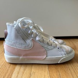 NWOT Nike Blazer Mid 77 Jumbo White Atmosphere Pink Size 7.5!!